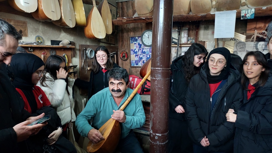 TELLERDE YANKILANAN TARİH: SAZIN VE ÂŞIKLARIN İZİNDE